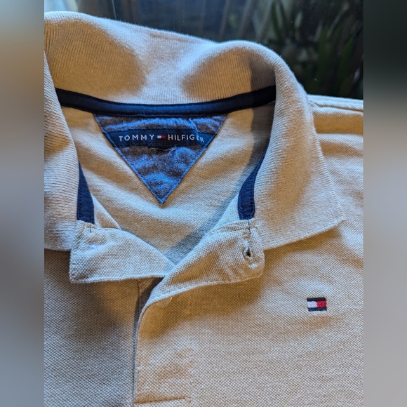 2 TOMMY HILFIGER Boys Polo Tshirts - Picture 16 of 16